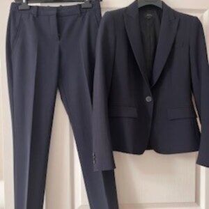 Theory Suit, size 0 Navy Blue